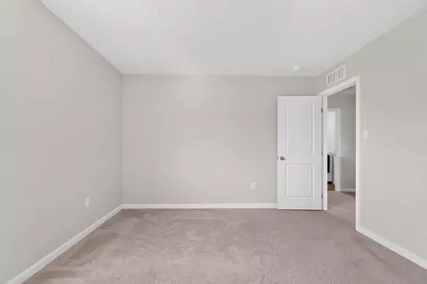 Bedroom - 508 Skyway Dr, Springfield, OH 45505 photo 11 of 19
