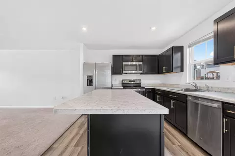 Kitchen - 508 Skyway Dr, Springfield, OH 45505 photo 2 of 4