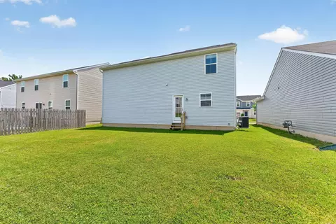 Exterior - 508 Skyway Dr, Springfield, OH 45505 photo 5 of 8