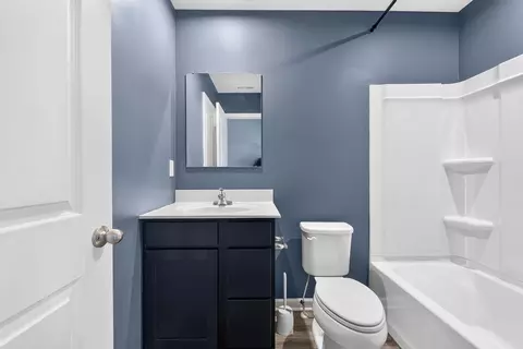 Bath - 508 Skyway Dr, Springfield, OH 45505 photo 5 of 7