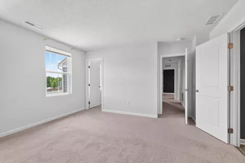 Bedroom - 508 Skyway Dr, Springfield, OH 45505 photo 5 of 19