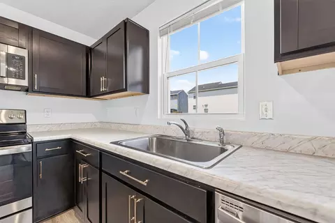 Kitchen - 508 Skyway Dr, Springfield, OH 45505 photo 3 of 4