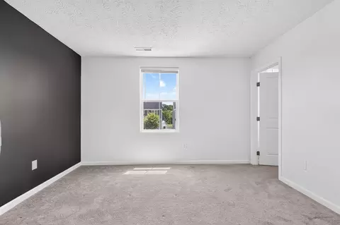Bedroom - 508 Skyway Dr, Springfield, OH 45505 photo 15 of 19