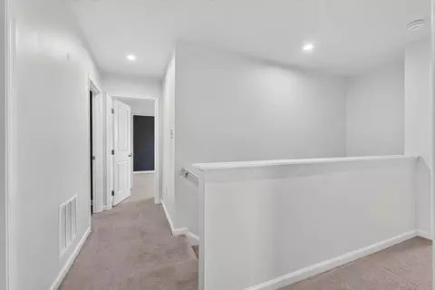 Entry Way - 508 Skyway Dr, Springfield, OH 45505 photo 4 of 4