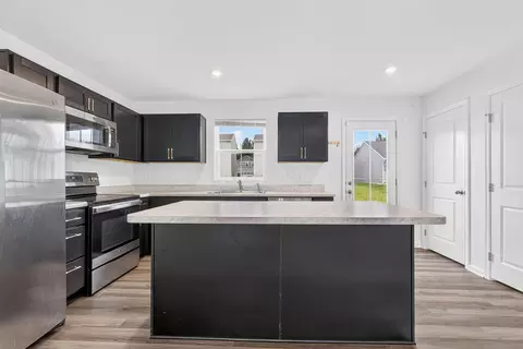 Kitchen - 508 Skyway Dr, Springfield, OH 45505 photo 1 of 4