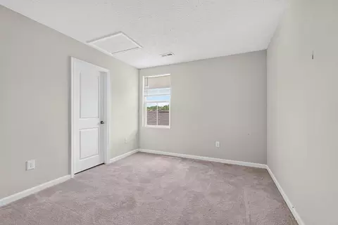 Bedroom - 508 Skyway Dr, Springfield, OH 45505 photo 9 of 19