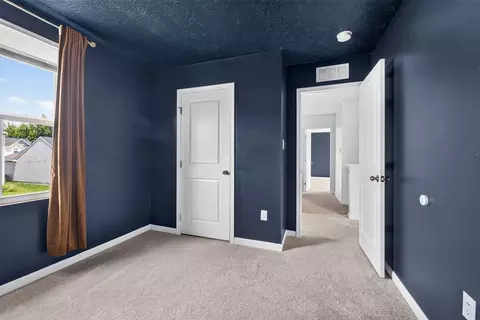 Bedroom - 508 Skyway Dr, Springfield, OH 45505 photo 8 of 19