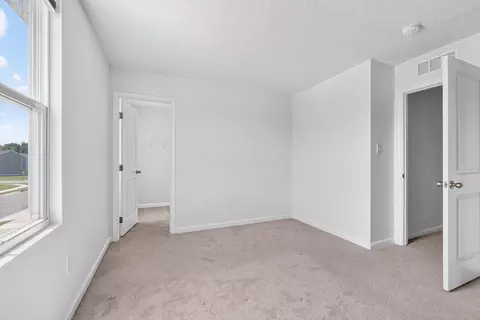 Bedroom - 508 Skyway Dr, Springfield, OH 45505 photo 17 of 19