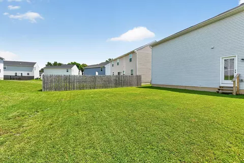 Exterior - 508 Skyway Dr, Springfield, OH 45505 photo 6 of 8