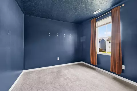 Bedroom - 508 Skyway Dr, Springfield, OH 45505 photo 7 of 19