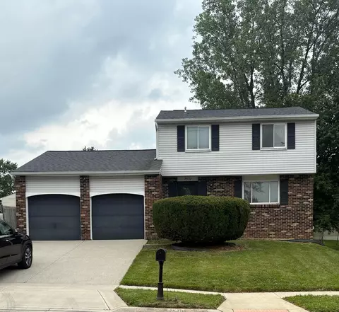 2570 Niantic Dr, Columbus, OH 43224