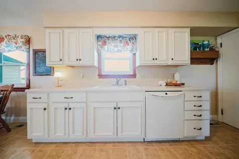 Kitchen - 587 Bethlehem Rd W, Prospect, OH 43342 photo 4 of 5