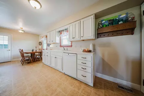 Kitchen - 587 Bethlehem Rd W, Prospect, OH 43342 photo 5 of 5