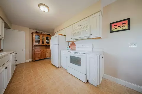 Kitchen - 587 Bethlehem Rd W, Prospect, OH 43342 photo 3 of 5