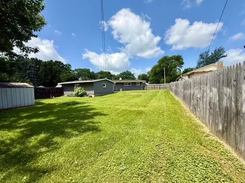 Exterior - 1924 Victory Dr, Springfield, OH 45505 photo 6 of 10