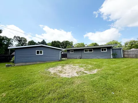 Exterior - 1924 Victory Dr, Springfield, OH 45505 photo 8 of 10
