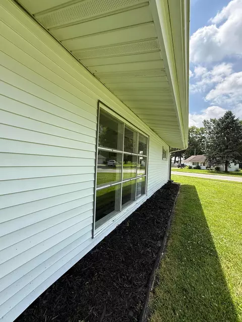 Exterior - 1924 Victory Dr, Springfield, OH 45505 photo 3 of 10