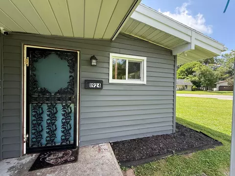 Exterior - 1924 Victory Dr, Springfield, OH 45505 photo 2 of 10