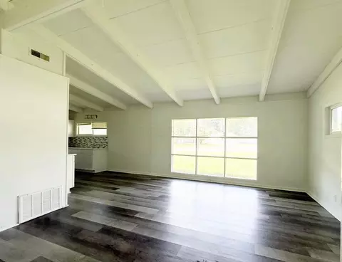 Living - 1924 Victory Dr, Springfield, OH 45505 photo 2 of 2