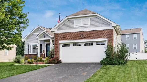 228 Weeping Willow Run Dr, Johnstown, OH 43031