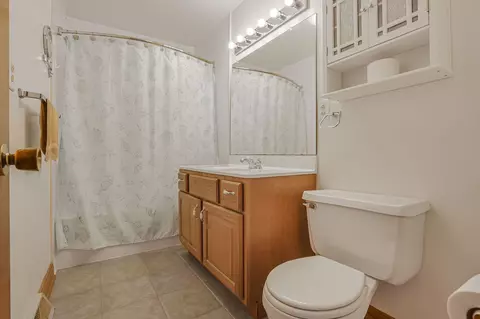 Bath - 323 Fair Ave, Mcarthur, OH 45651 photo 1 of 4