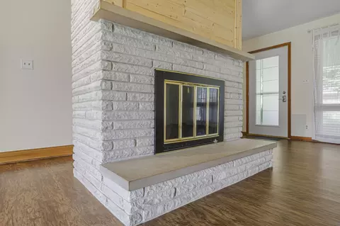 Living - 323 Fair Ave, Mcarthur, OH 45651 photo 2 of 8