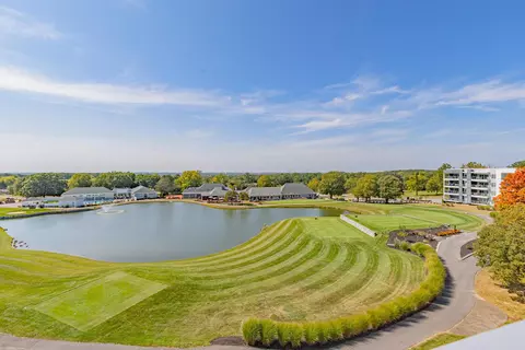 5189 Highpointe Lakes Dr #8302, Westerville, OH 43081