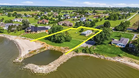 1982 Fulton St, Port Clinton, OH 43452