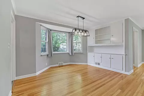 Living - 3145 E Broad St, Columbus, OH 43209 photo 7 of 17