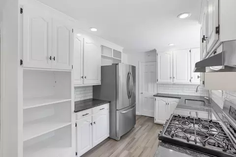 Kitchen - 3145 E Broad St, Columbus, OH 43209 photo 3 of 11