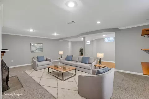 Living - 3145 E Broad St, Columbus, OH 43209 photo 15 of 17