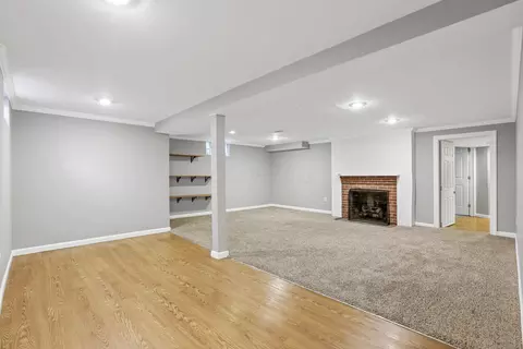 Living - 3145 E Broad St, Columbus, OH 43209 photo 13 of 17