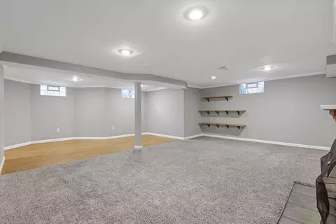 Living - 3145 E Broad St, Columbus, OH 43209 photo 14 of 17