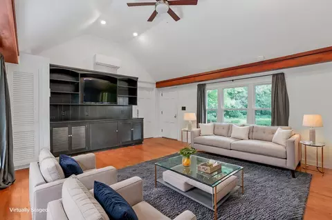 Living - 3145 E Broad St, Columbus, OH 43209 photo 10 of 17