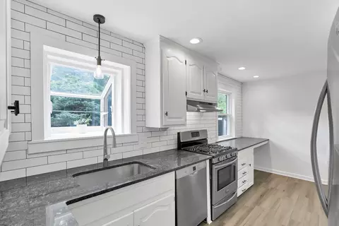 Kitchen - 3145 E Broad St, Columbus, OH 43209 photo 2 of 11