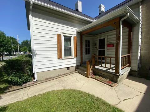 281 E Central Ave, Delaware, OH 43015 photo 3