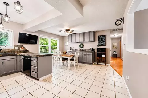 Kitchen - 3172 E River Rd, Marion, OH 43302 photo 1 of 2