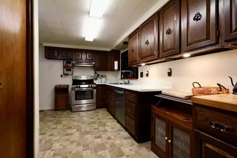 Kitchen - 149 Dunmore Rd, Circleville, OH 43113 photo 2 of 2