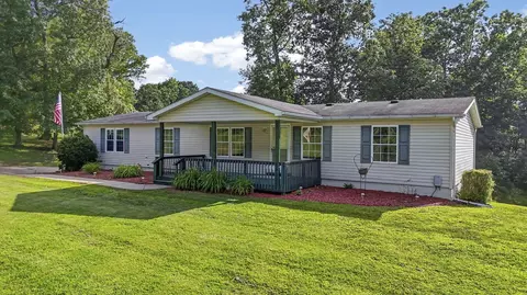 56877 Skyline Dr, Senecaville, OH 43780