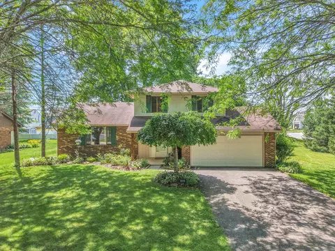 11 Roma Ct SW, Pataskala, OH 43062
