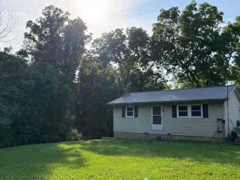 4975 Stiers Ln, Zanesville, OH 43701