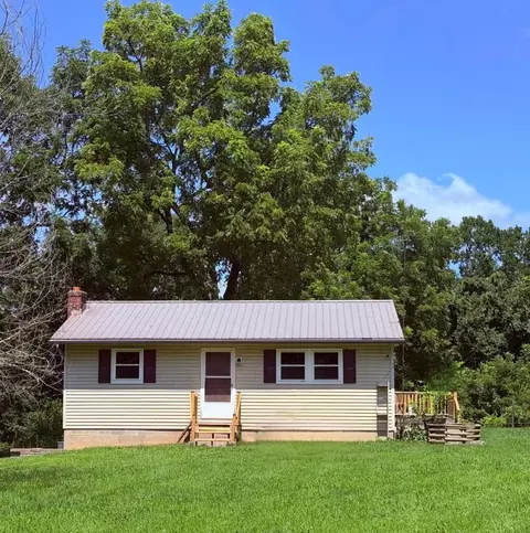 4975 Stiers Ln, Zanesville, OH 43701