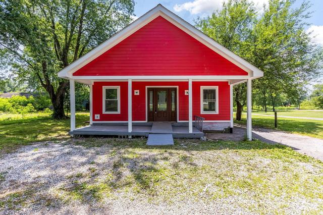 107 2nd St, Hebron, OH 43025