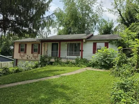 3056 Broadvue Cir, Zanesville, OH 43701