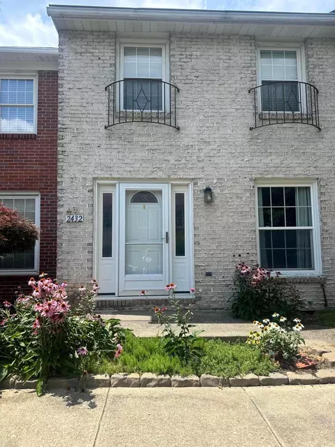 2432 Hardesty Dr S #S6, Columbus, OH 43204