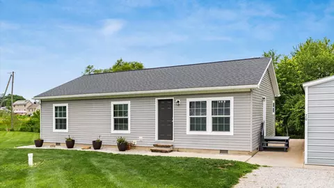 70 Liberty Ave SE, Jacksontown, OH 43030
