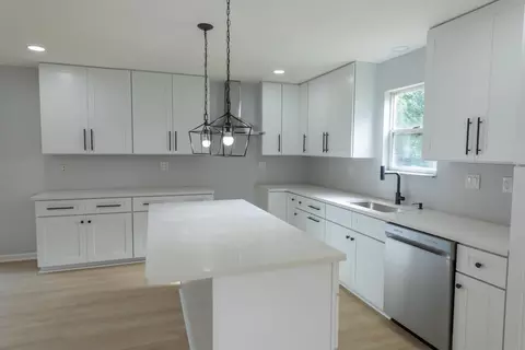 512 N Warren Ave, Columbus, OH 43204
