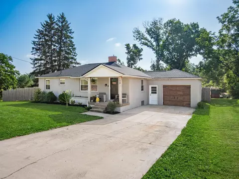 100 Petosky Ave, Zanesville, OH 43701