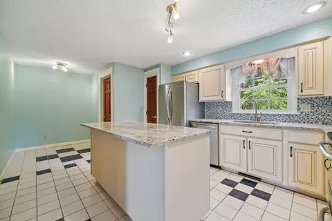 Kitchen - 263 Clark Dr, Circleville, OH 43113 photo 5 of 5