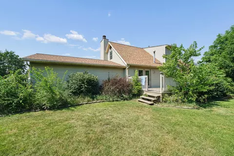 Exterior - 263 Clark Dr, Circleville, OH 43113 photo 5 of 14